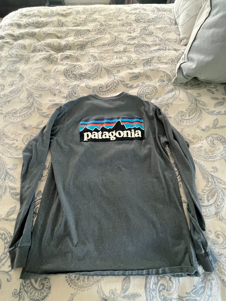 Patagonia Dark Green Long Sleeve Logo T-Shirt Size Medium